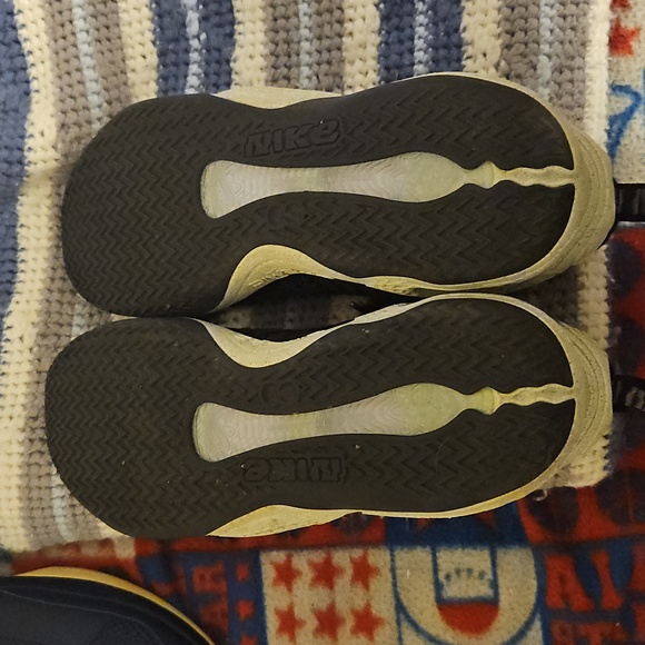 Size 12, Nike Cosmic Unity, Black And Green - Picture 4 of 4